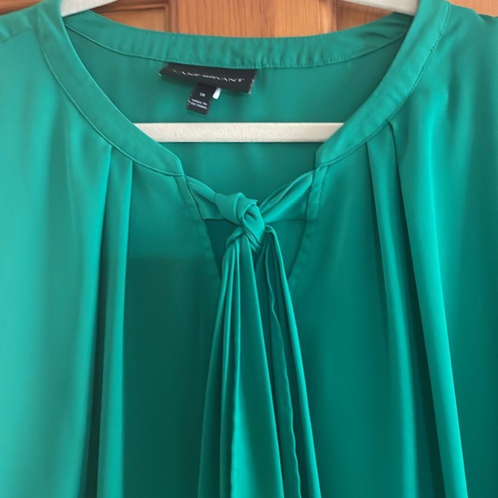 Green Women's Top with tie detail - Picture 2 of 2